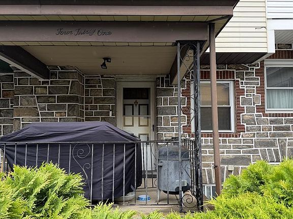 2nd image of 431 Millbank Rd