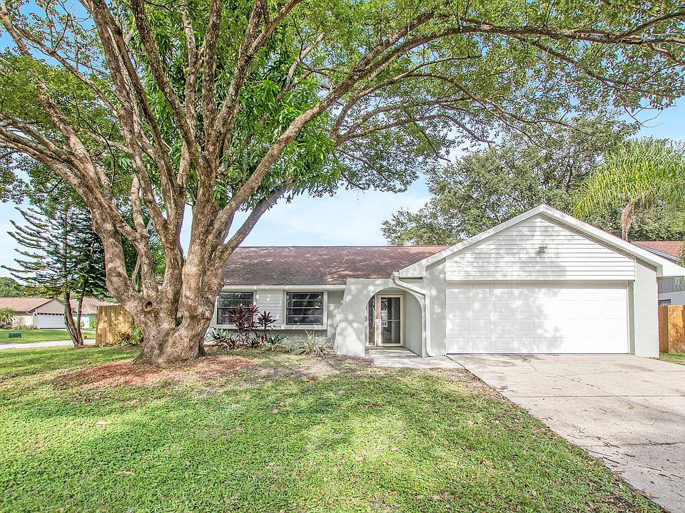 1st image of 15011 Naples Pl