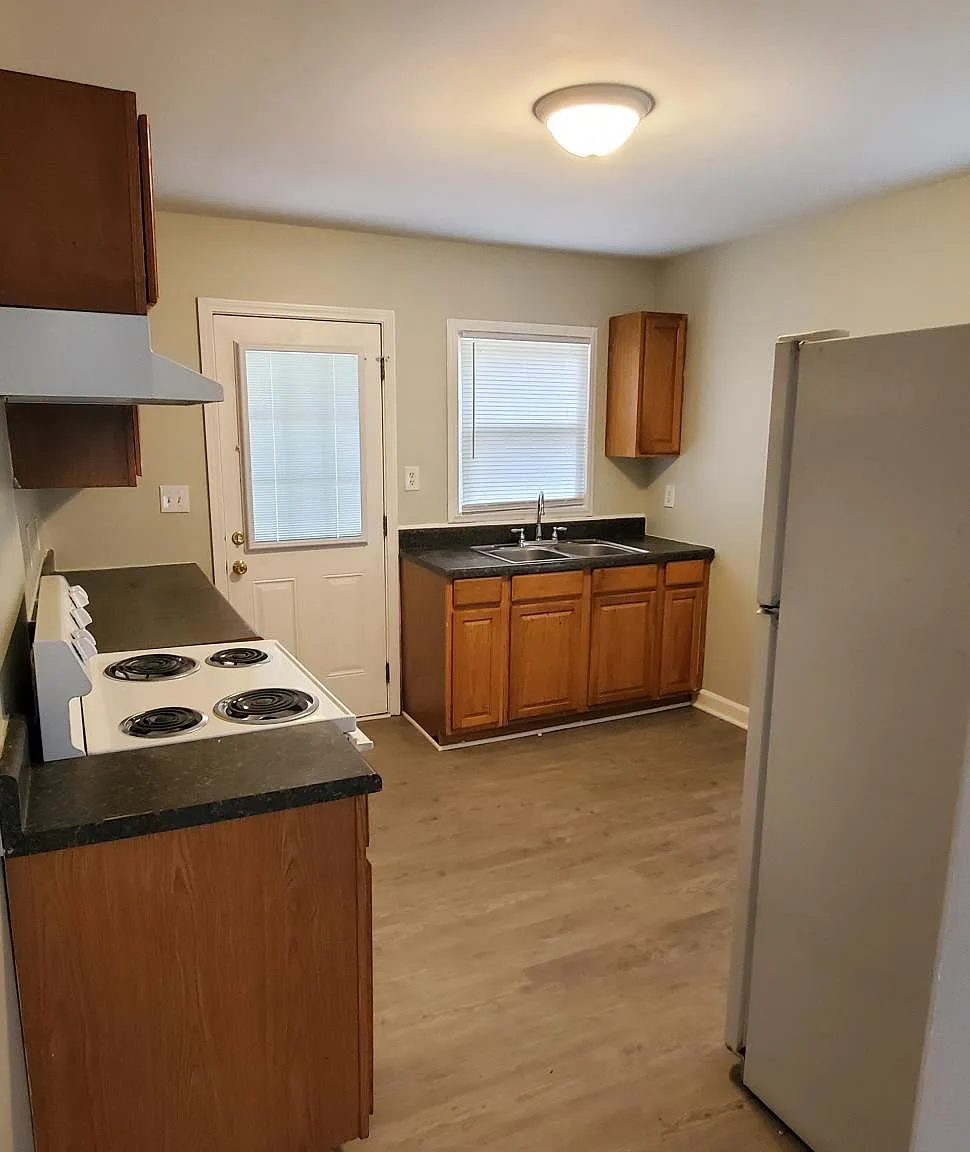2 bed, 810 sqft, $1,400 — Photo 3