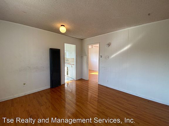 2nd image of 819 S Greenwood Ave