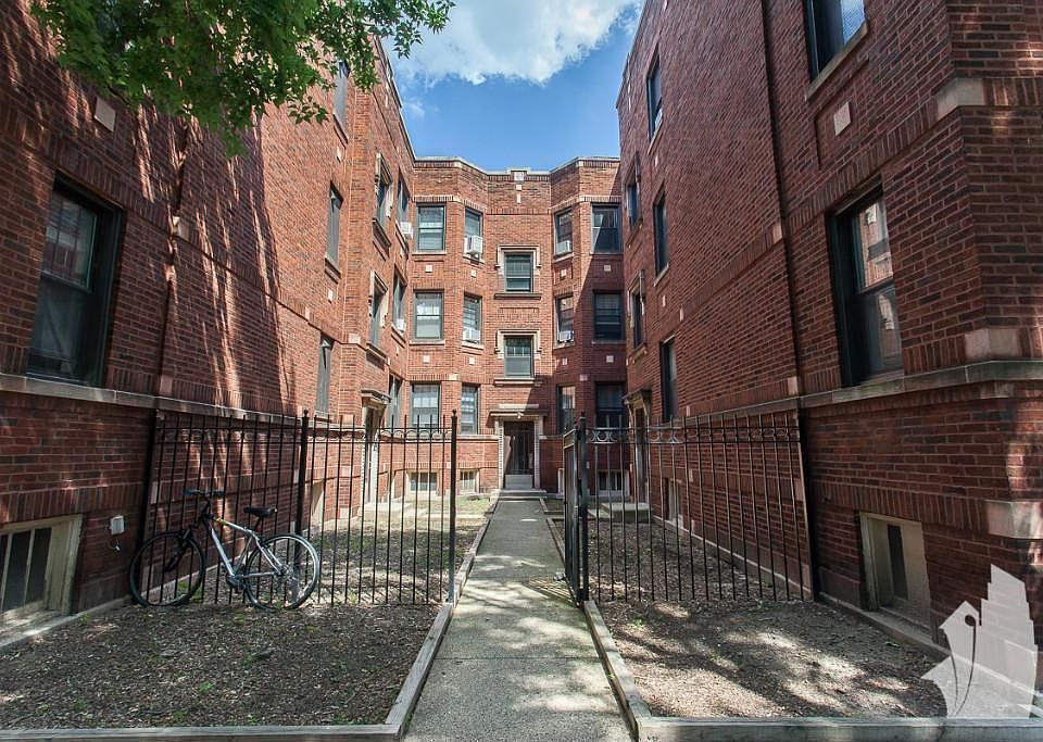 1st image of 4725 N Leavitt St #02