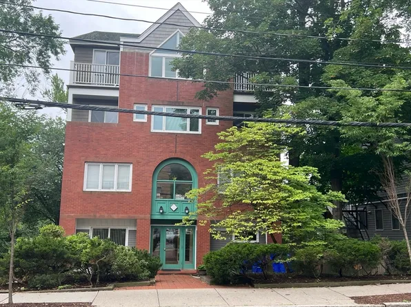 121 Longwood Ave APT 4B, Brookline, MA 02446