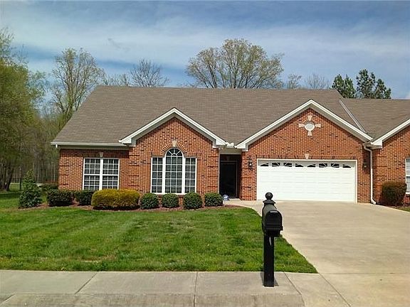 2nd image of 142 Magnolia Glen Cir