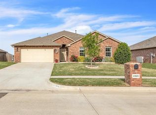 2505 Ressie Ln, Yukon, OK 73099