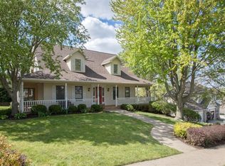 1916 Brown Deer Rd, Coralville, IA 52241