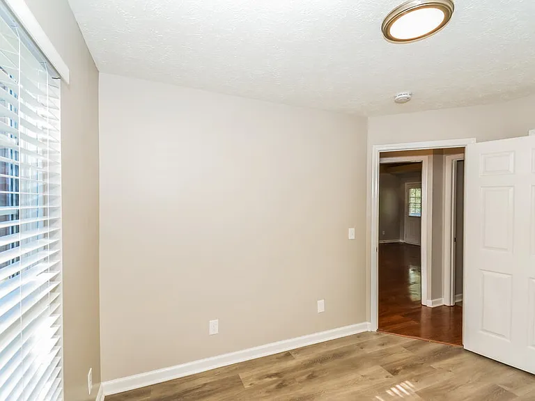 7660 S Swift Rd — Photo 12