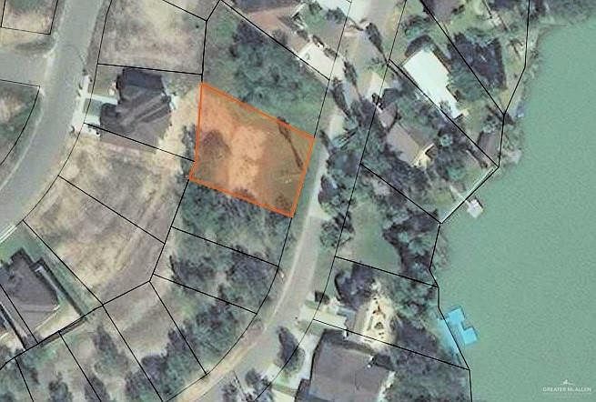 2nd image of 608 N Kika De La Garza Blvd