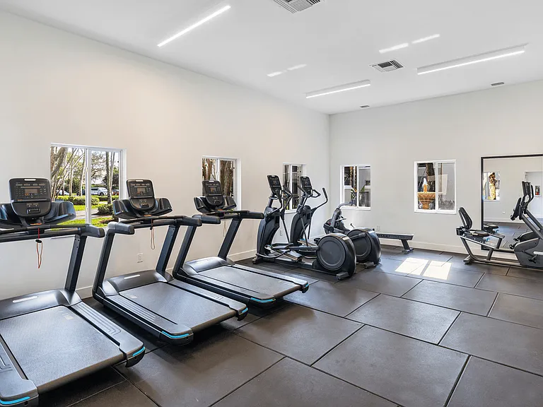 Coconut Palm Club Apartments — Photo 33