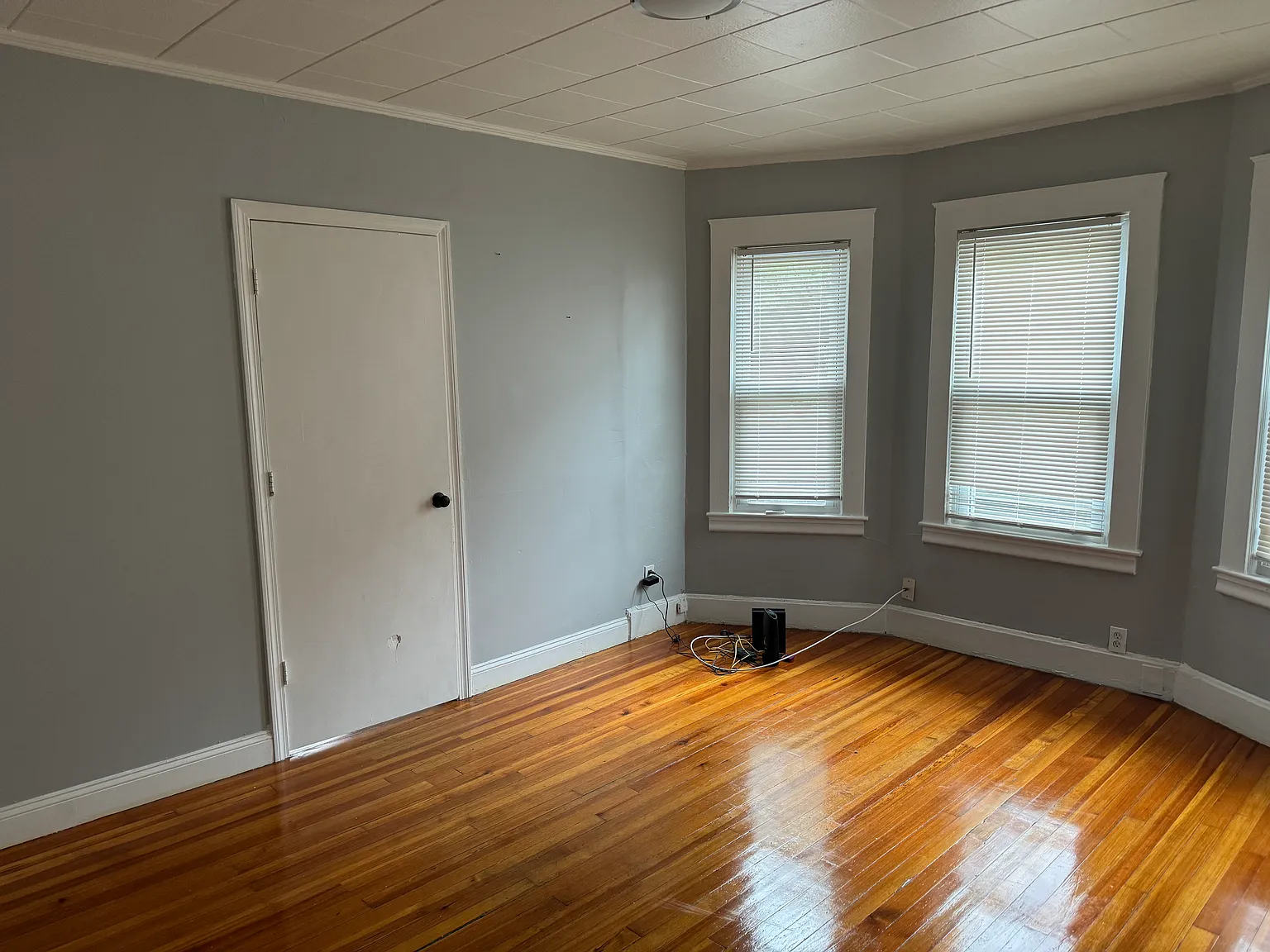 47 Alvord Ave — Photo 3