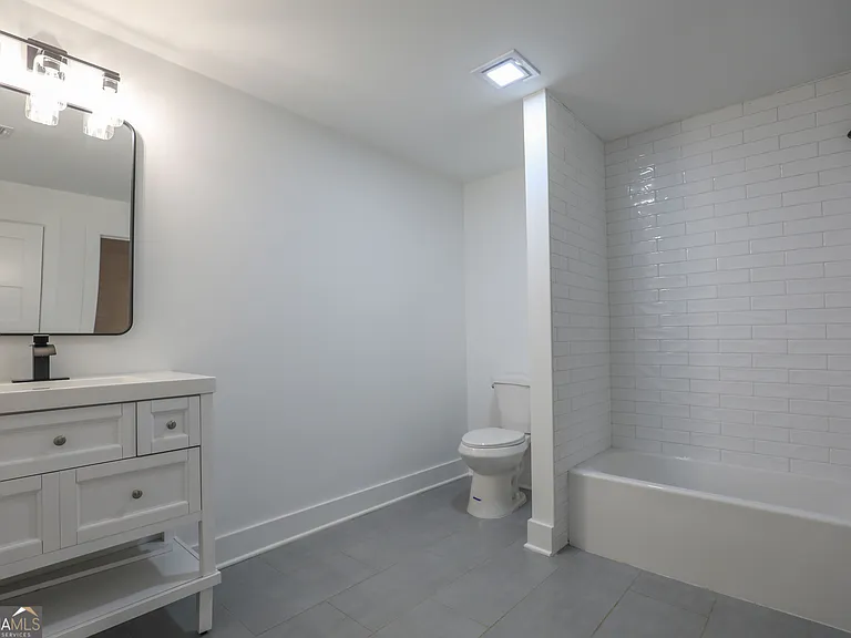 212 Southland Dr — Photo 7