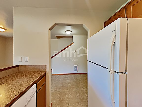 4th image of 5220 167th St E