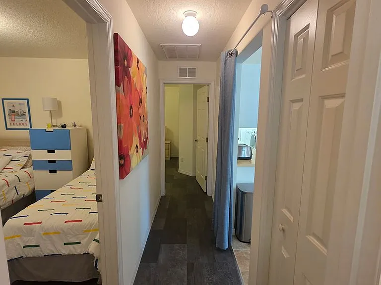 982 N Foxrun Ter — Photo 20