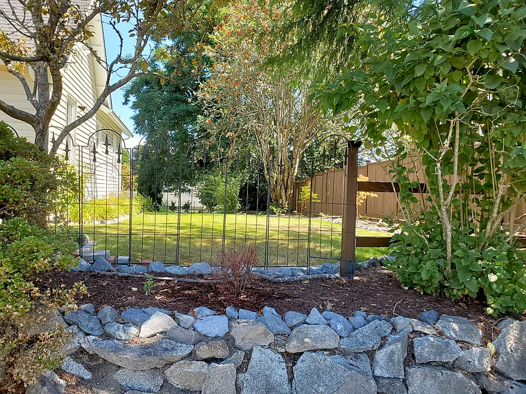 1126 Rainier Ave — Photo 2