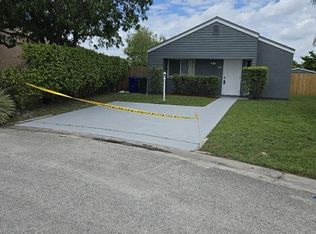 8811 SW 23rd St, Hollywood, FL 33025