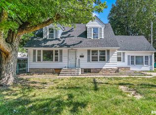 713 Outer Park Dr, Springfield, IL 62704