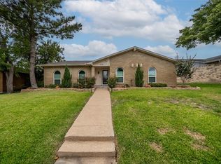 3123 Grapevine Ln, Carrollton, TX 75007