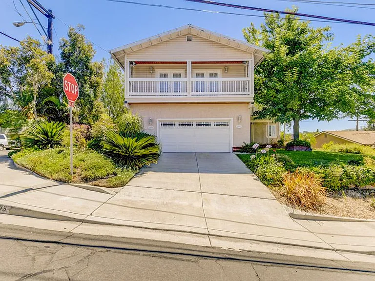 5993 Howell Dr — Photo 1