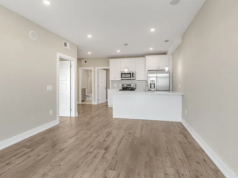 2209 N Broad St — Photo 7
