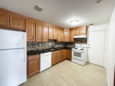 34 Pleasant Dr APT 33, Stoughton, MA, 02072