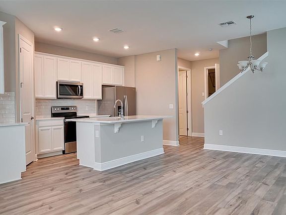 3rd image of 14014 Frasier St