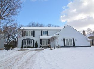 3435 Middle Post Ln, Rocky River, OH