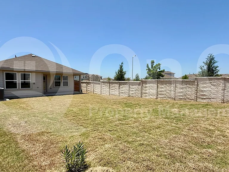 792 Lake Sweetwater Ln — Photo 21
