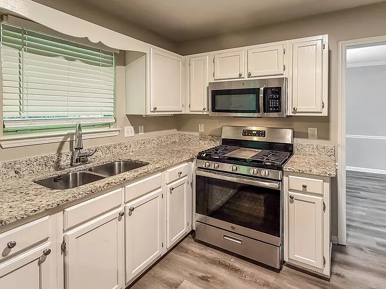 520 Brooksdale Dr — Photo 7
