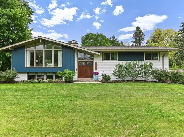 N63W15819 Claremore CIRCLE, Menomonee Falls, WI 53051