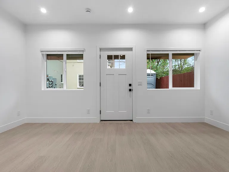 5852 Colfax Ave #5852 — Photo 10