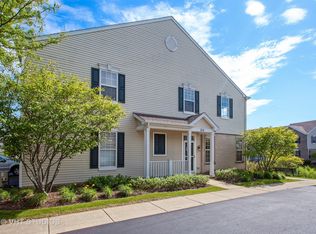 210 Springbrook Trl S, Oswego, IL 60543