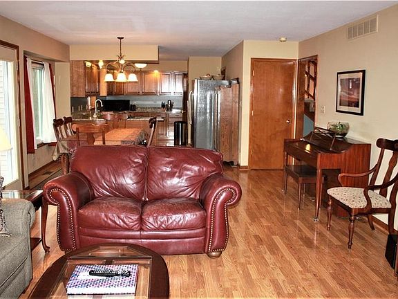 Great room into breakfast area and kitchen