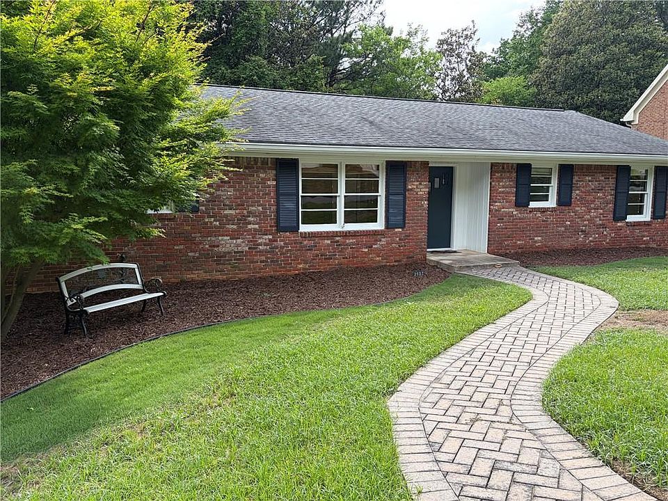 1st image of 2538 Birchwood Dr NE