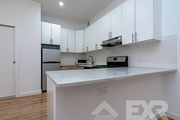 Rented by EXR | media 18