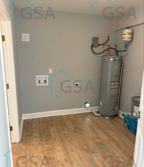 694 Saxon Ave — Photo 19