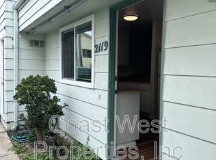 2119 Garnet Ave, San Diego, CA 92109
