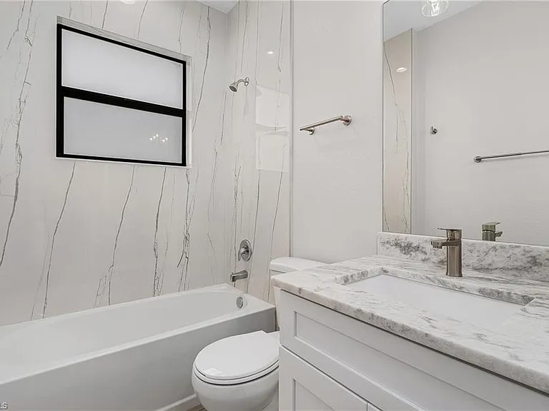 26221 Sandhill Blvd — Photo 11