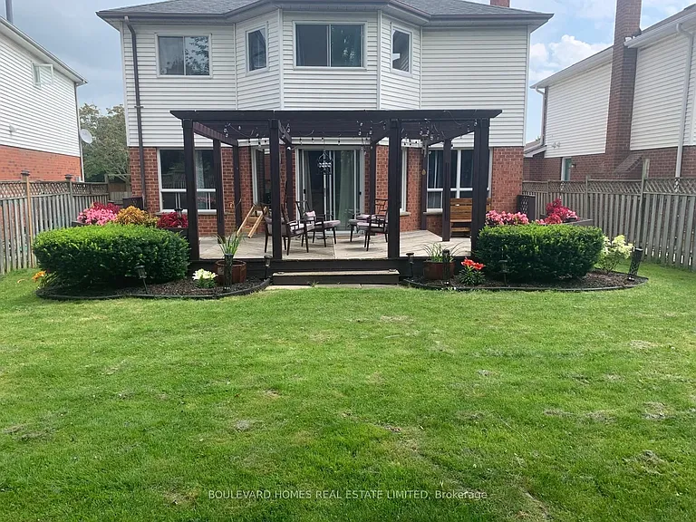 209 Bassett Blvd — Photo 21