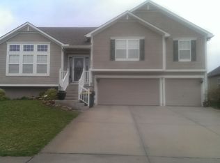 608 E Willow St, Gardner, KS 66030