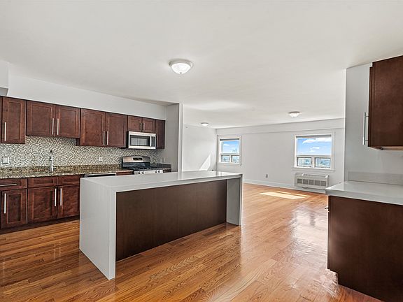 2nd image of 809-815 22nd St #1308
