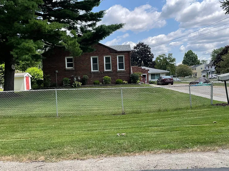 5338 Clover Ln — Photo 3