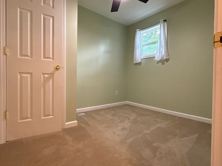 725 Camilla Blvd — Photo 5