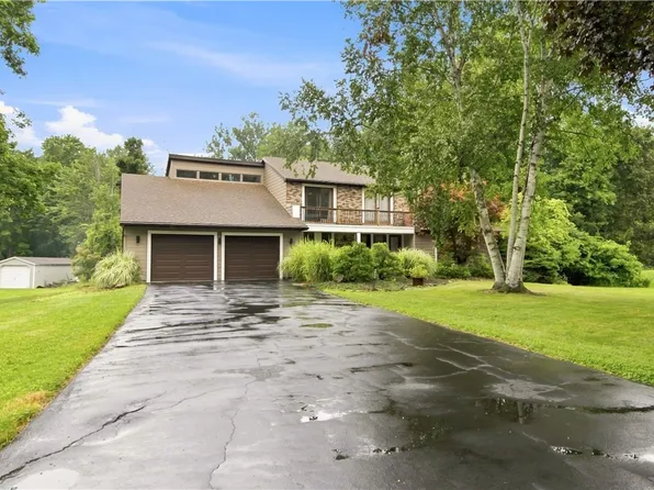 135 Ridgeway Ests, Rochester, NY 14626