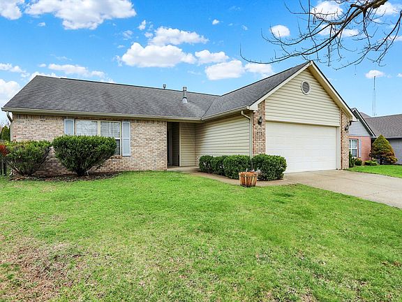 2nd image of 854 Queensgate Dr