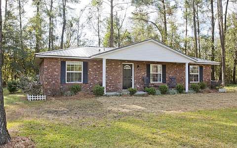 1st image of 142 NW Abigail Ln