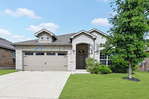 2325 Emerald Springs Dr Photo 1