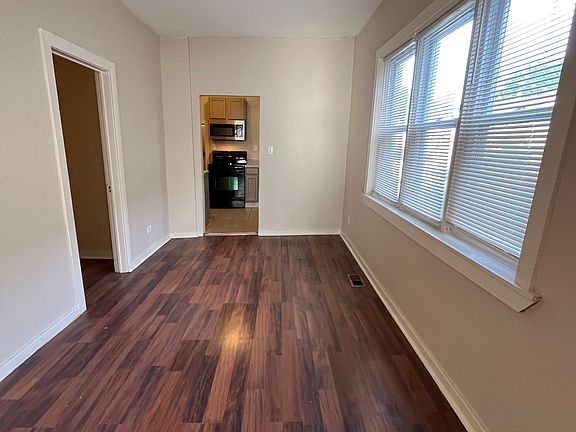 3rd image of 8709 S Escanaba Ave #1F