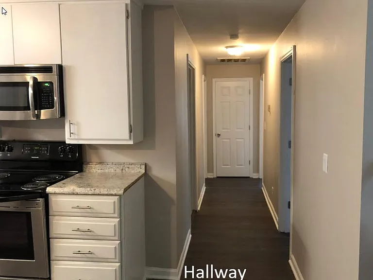 922 Bennett Ave — Photo 6