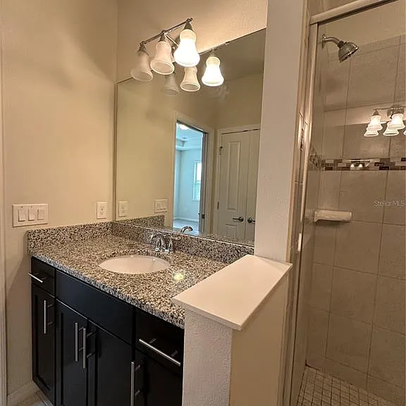 527 Piazza Point — Photo 30