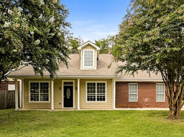 1102 Burlington Ct, Murfreesboro, TN 37128