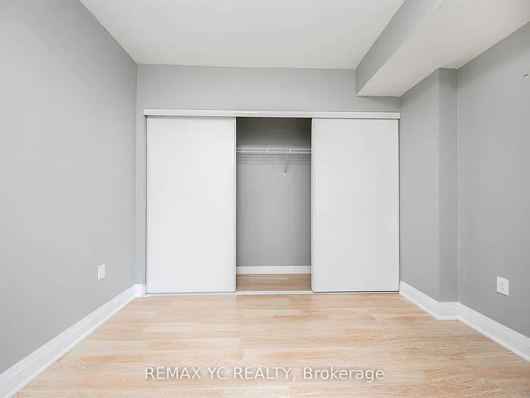 251 Jarvis St #806 — Photo 17